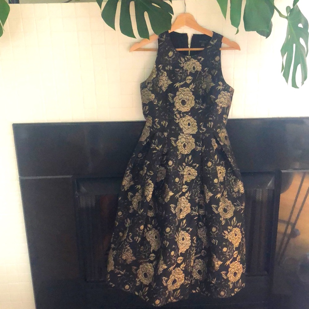 Dress - Cocktail / Party - size 2 - Black & Gold